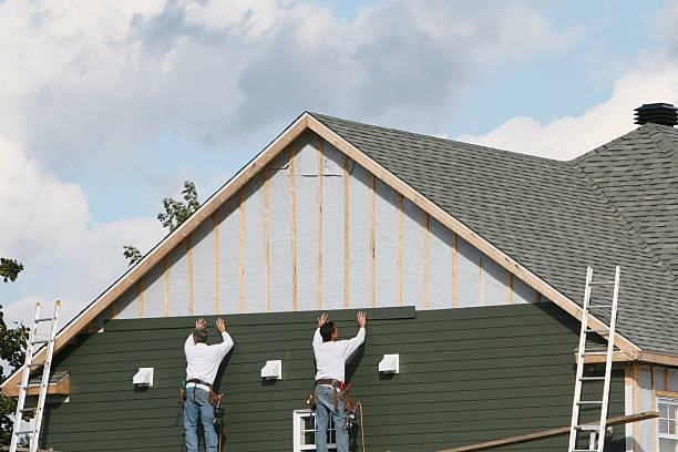 Professional Emergency Siding Repair technician working in Jackson, TN